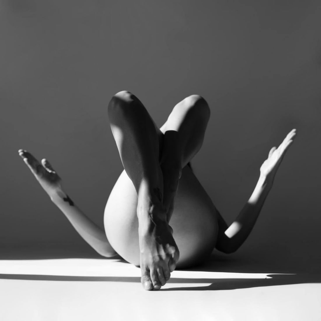 Olha Stepanian Surrealist Black & White Photography 39x39 Edition 1/3: Olha Stepanian Surrealist Black & White Photography 39x39 Edition 1/3 Introducing 'W', a stunning black and white photograph by Olha Stepanian, measuring 39" x 39" (99.06 cm x 99.06 cm). This piece wa