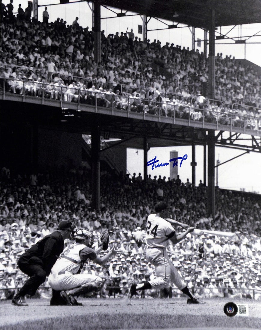 Willie Mays Signed 11x14 Photo Auto Beckett LOA New York Giants: Willie Mays Signed 11x14 Photo Auto Beckett LOA New York Giants This stunning 11x14 color photograph captures Willie Mays, the legendary NY Giants baseball player, in action. The photo has been autogr