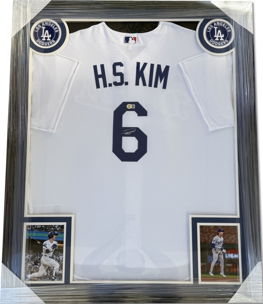 Hye Seong Kim Autographed Jersey Dodgers Custom Framed Beckett Authenticated 31x38: Hye Seong Kim Autographed Jersey Dodgers Custom Framed Beckett Authenticated 31x38 This is an original autographed jersey of Hye Seong Kim, featuring the Los Angeles Dodgers. The jersey is custom fram