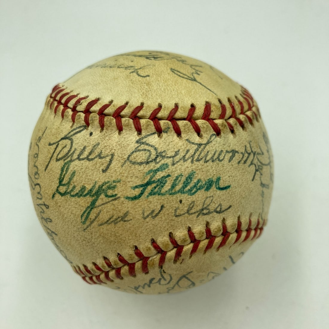 1944 St. Louis Cardinals Signed Baseball with JSA COA: 1944 St. Louis Cardinals Signed Baseball with JSA COA Celebrate the historic 1944 St. Louis Cardinals with this authentic team-signed baseball, featuring 22 signatures from notable players including B