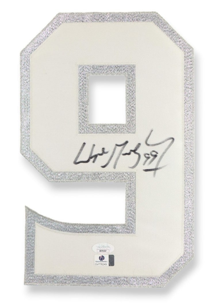 Wayne Gretzky Signed #9 Jersey Number Patch JSA Authentication (1 of 4)
