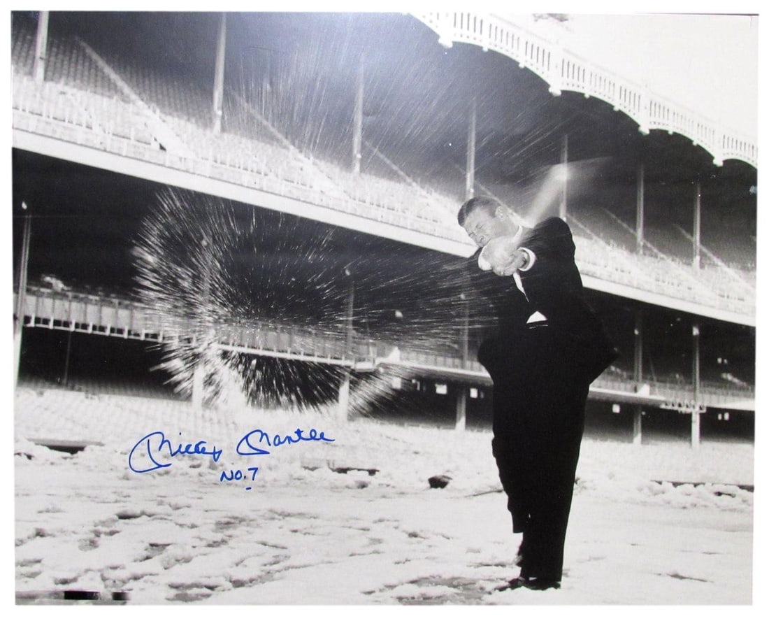 Beckett GEM MINT 10 Signed 16x20 Yankees Photo by Mickey Mantle HOF: Beckett GEM MINT 10 Signed 16x20 Yankees Photo by Mickey Mantle HOF This is an original 16x20 black and white photograph autographed and inscribed by Mickey Mantle, Hall of Famer for the New York Yank
