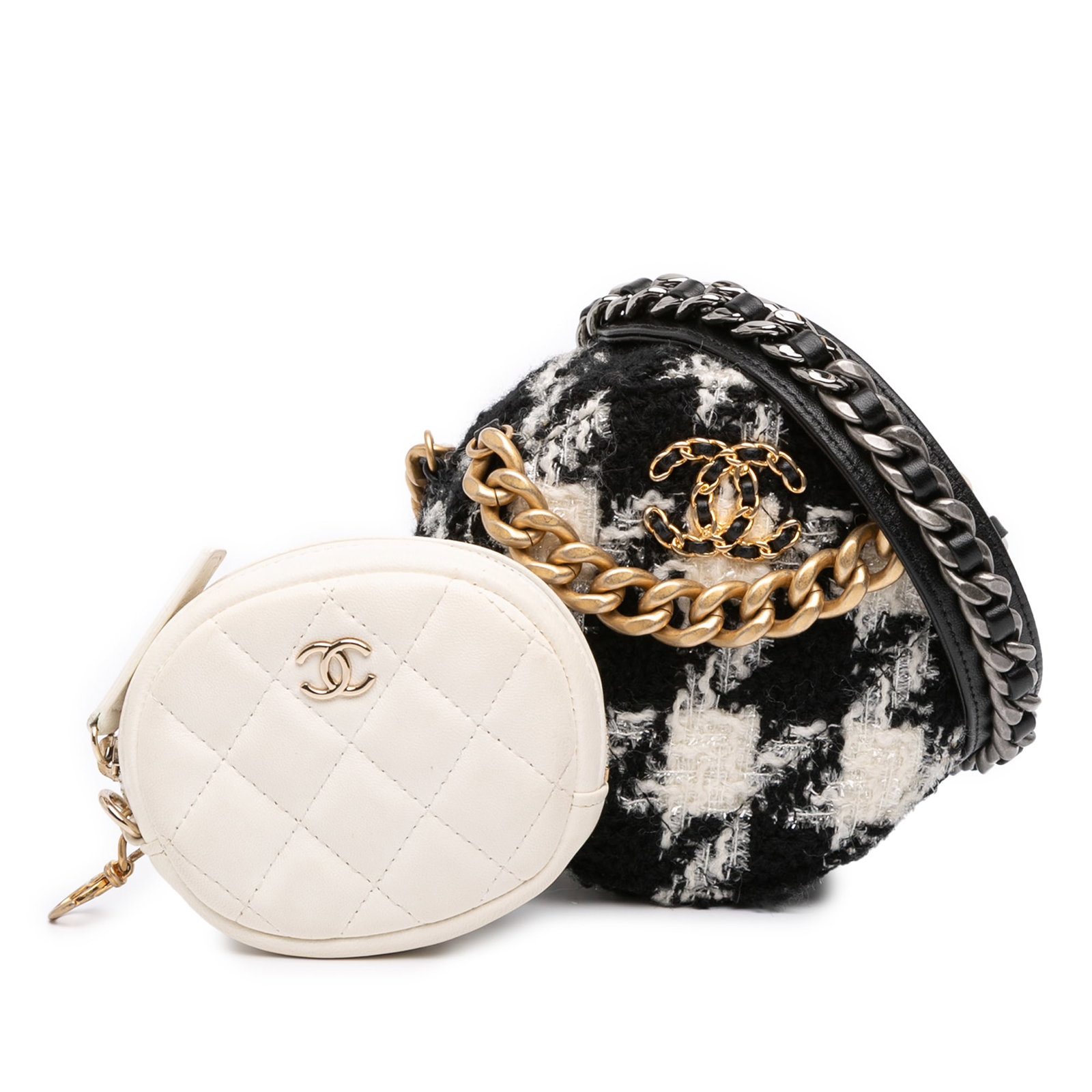 Chanel Tweed 19 Round Clutch with Chain and Coin Purse White: Chanel Tweed 19 Round Clutch with Chain and Coin Purse White Elevate your accessory collection with the Chanel Tweed 19 Round Clutch, a chic satchel crafted from a luxurious tweed body. This stylish b