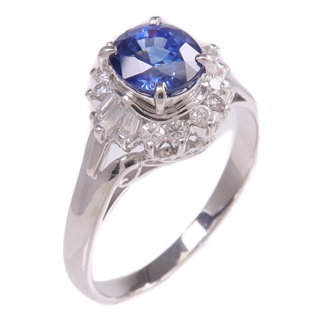 Sapphire and Diamond Women's Ring in Pt900 Platinum Size 8.5: Sapphire and Diamond Women's Ring in Pt900 Platinum Size 8.5 This women's ring features a vibrant blue sapphire as the main stone, set in high-purity Pt900 platinum. Designed in a classic style, the r