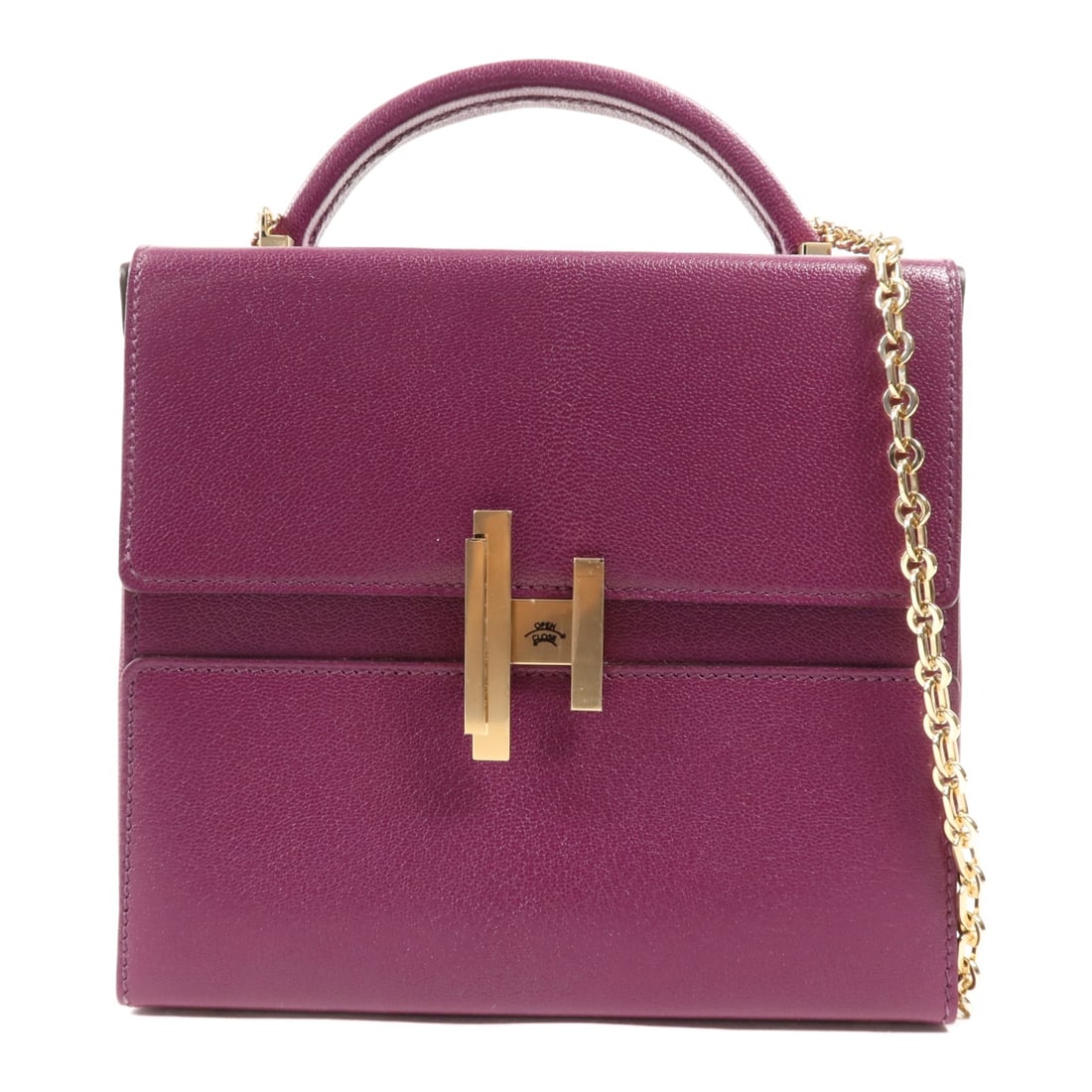 HERMES Cinhetic 2 Way Shoulder Bag Anemone Chevre Leather: HERMES Cinhetic 2 Way Shoulder Bag Anemone Chevre Leather Introducing the exquisite HERMES Cinhetic Box 2 Way Shoulder Bag, crafted from luxurious Chevre leather in a stunning anemone (purple) hue. Th