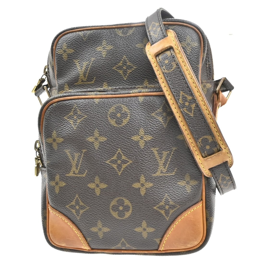 Louis Vuitton Amazone Monogram Canvas Crossbody Bag 15x21.5x9cm: Louis Vuitton Amazone Monogram Canvas Crossbody Bag 15x21.5x9cm This Louis Vuitton Amazone Bag features the iconic monogram canvas in a brown color suitable for unisex use. It combines style with prac