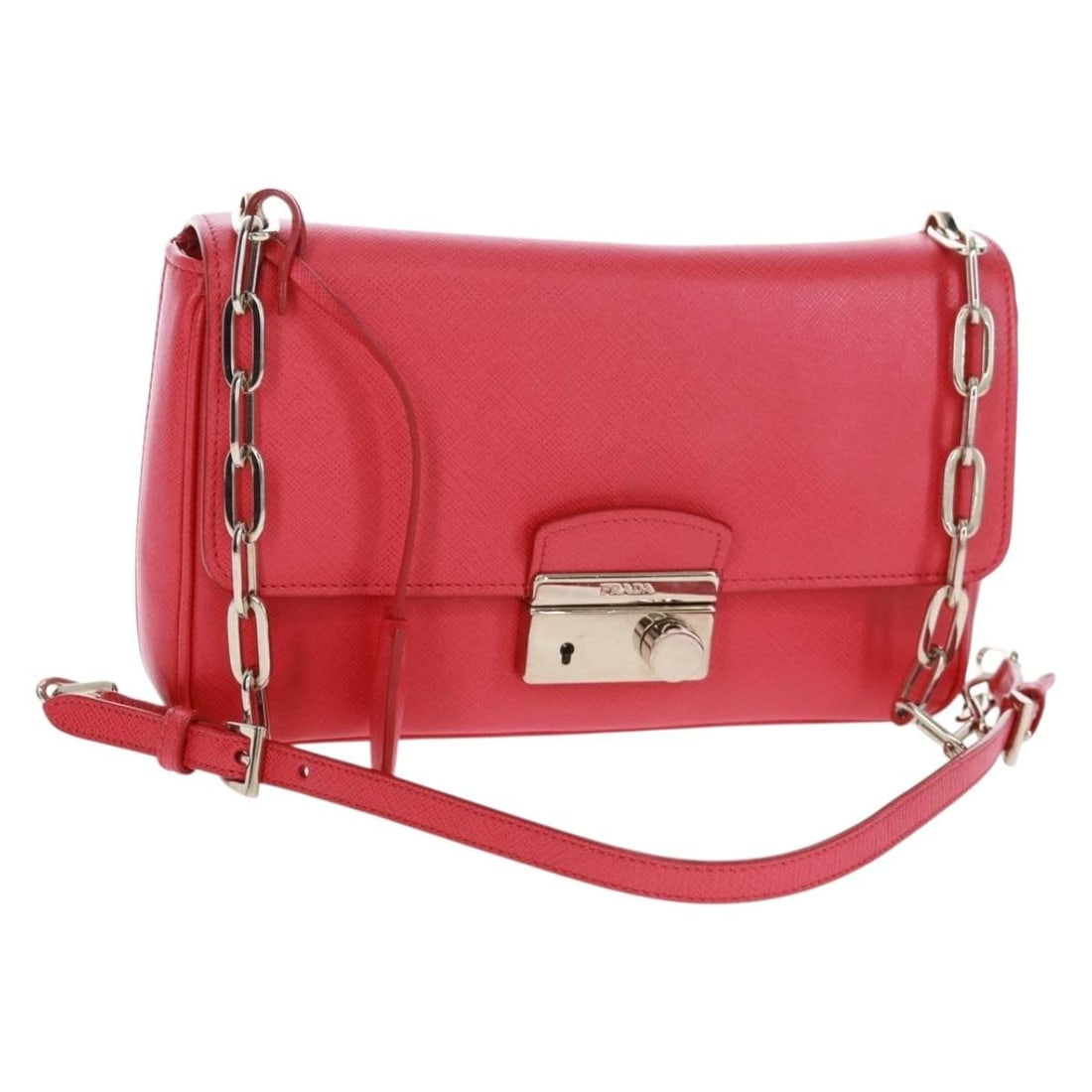 Red Prada Sound Chain Shoulder Bag in Saffiano Leather: Red Prada Sound Chain Shoulder Bag in Saffiano Leather This pre-owned Prada Sound Chain Shoulder Bag features red Saffiano leather and a chain shoulder strap, designed for women. It remains in very go