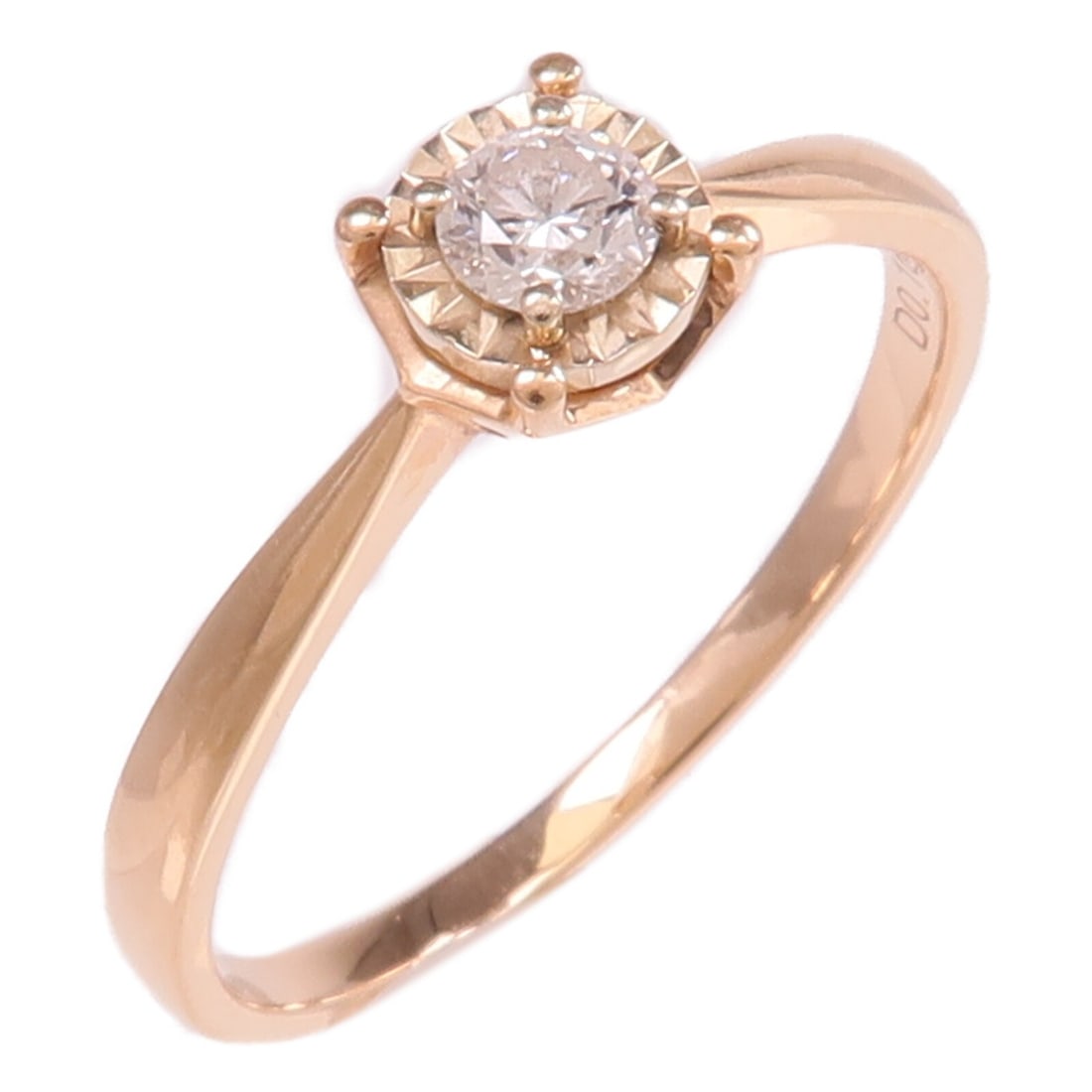 Diamond Ring in 18K Rose Gold Size 7: Diamond Ring in 18K Rose Gold Size 7 This diamond ring is crafted from 18K rose (pink) gold and features a clear diamond as its main stone. Designed in a regular size, it fits US ring size 7. The item