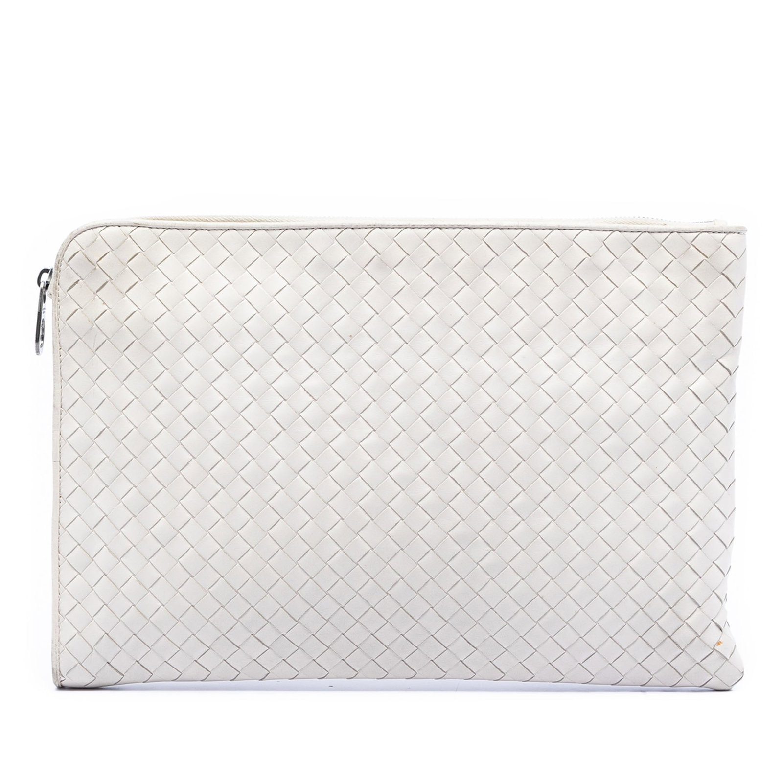 Woven Leather Clutch Bag by Bottega Veneta Nappa Intercciato White: Woven Leather Clutch Bag by Bottega Veneta Nappa Intercciato White This clutch features a woven leather exterior with a top zip closure. It is designed in white and crafted in Italy, showcasing the si