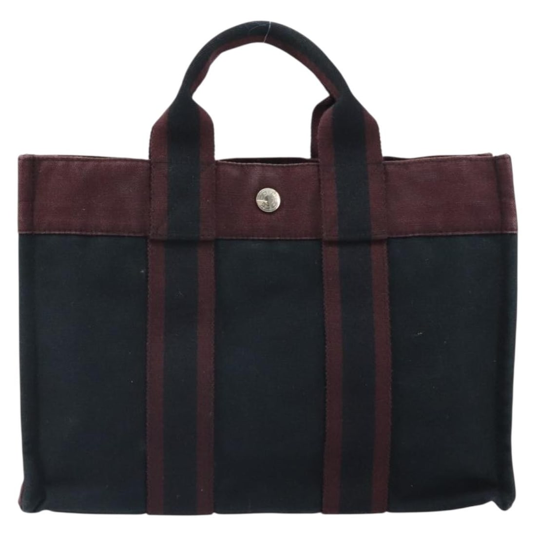 Hermes Fourre Tout Canvas Black Tote Bag 30cm x 22cm x 9cm: Hermes Fourre Tout Canvas Black Tote Bag 30cm x 22cm x 9cm This Hermes Fourre Tout Tote is crafted from black canvas and designed for women. Featuring a spacious interior and practical handles, it off