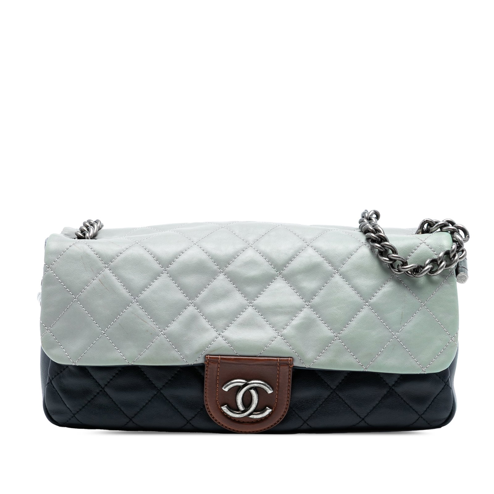 Chanel Country Chic Large Quilted Tricolor Lambskin Flap Shoulder Bag: Chanel Country Chic Large Quilted Tricolor Lambskin Flap Shoulder Bag This Chanel Large Tricolor Quilted Lambskin Country Chic Flap shoulder bag is crafted from quilted lambskin leather and features a