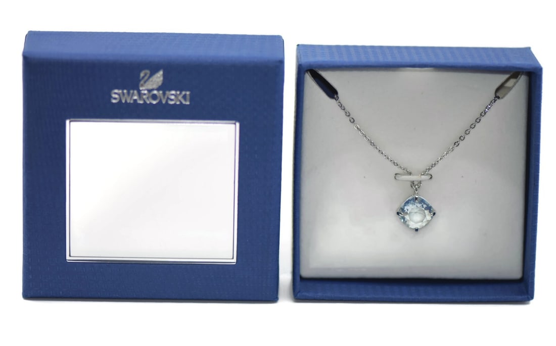 Authentic Swarovski Te Mona Crystal Necklace Chain Pendant 1055408 (1 of 5)