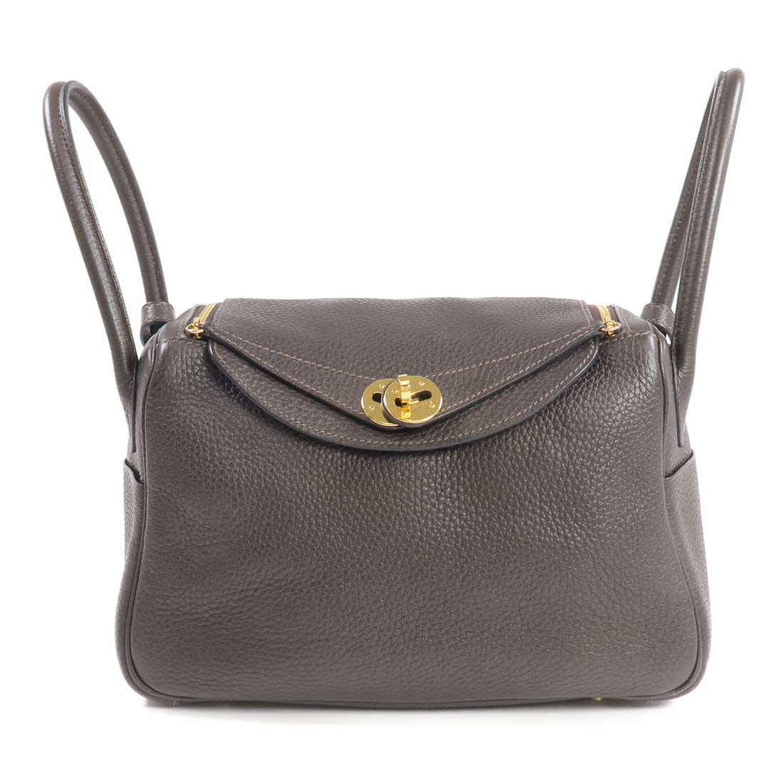 Hermes Lindy 26 Shoulder Bag Taurillon Clemence Leather Gold Hardware Ebene: Hermes Lindy 26 Shoulder Bag Taurillon Clemence Leather Gold Hardware Ebene This Hermes Lindy 26 is a versatile 2-way shoulder bag crafted from Taurillon Clemence calfskin leather in an Ebene (black)