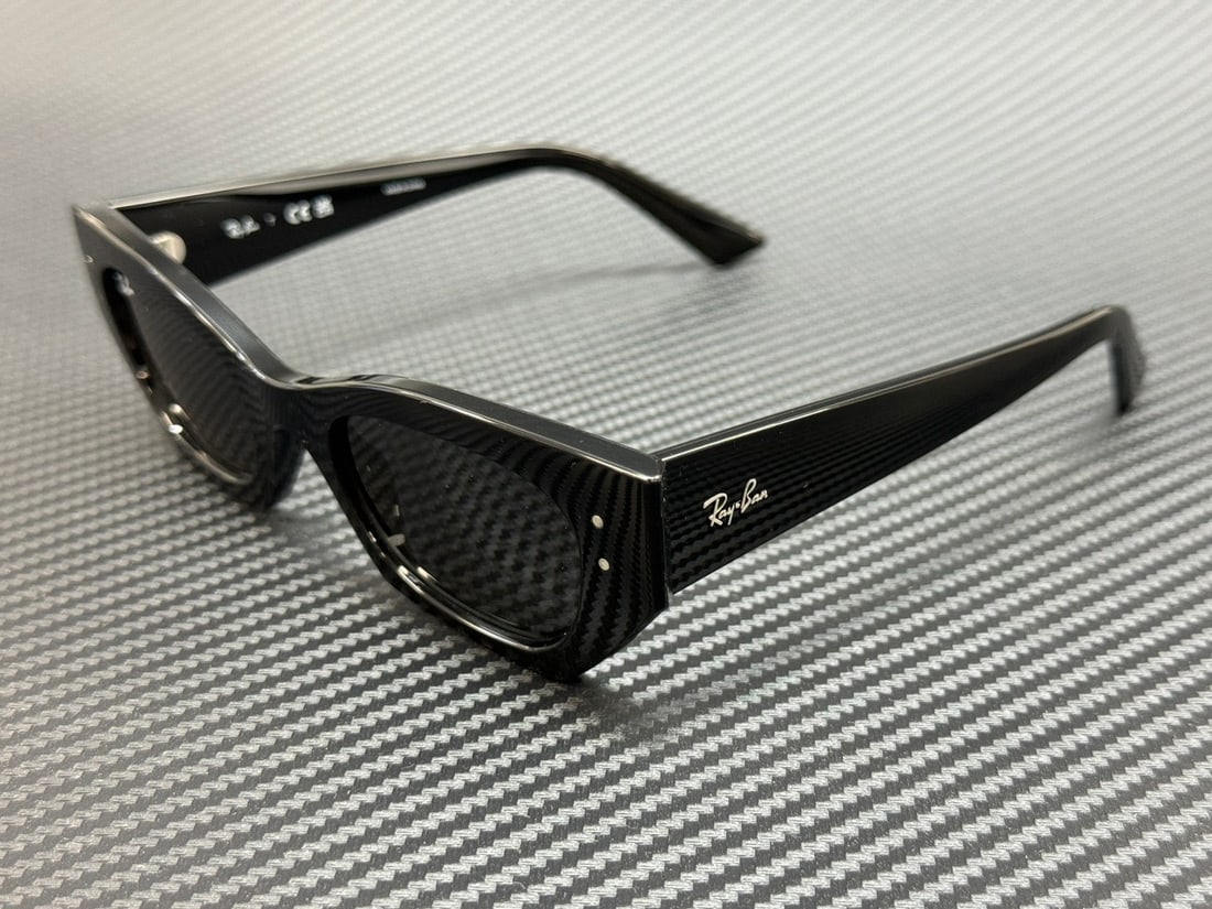 Ray-Ban RB4430 667787 Black Unisex Sunglasses with Dark Grey Lenses: Ray-Ban RB4430 667787 Black Unisex Sunglasses with Dark Grey Lenses Experience style and protection with these Ray-Ban RB4430 sunglasses. Featuring a sleek black frame, these unisex sunglasses are des