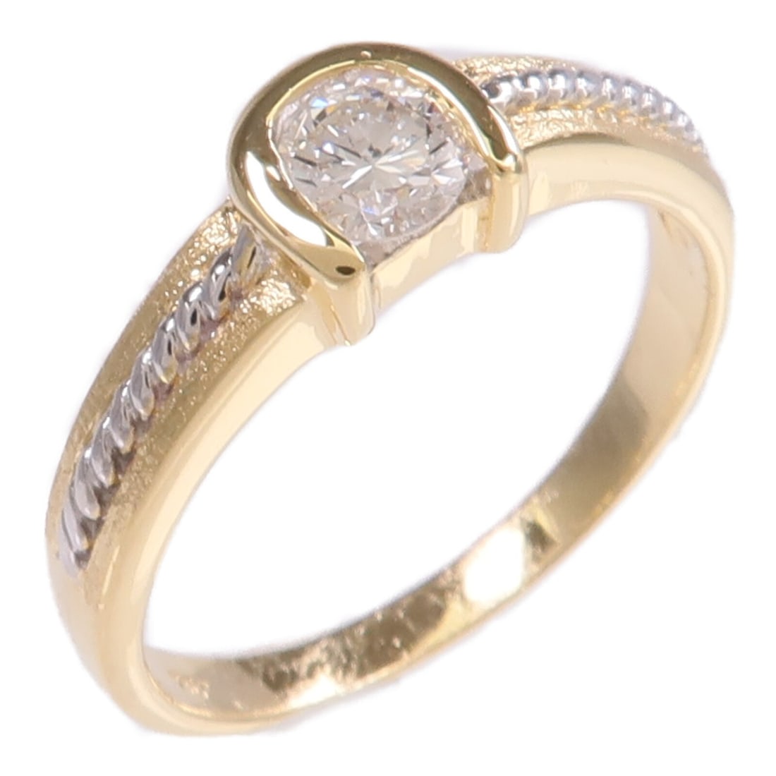 Yellow and White Gold Women's Ring Size 7 by JEWELRY: Yellow and White Gold Women's Ring Size 7 by JEWELRY This women's ring features a blend of 18K yellow gold and white gold, offering a stylish and elegant look. The ring has no main stone and is design