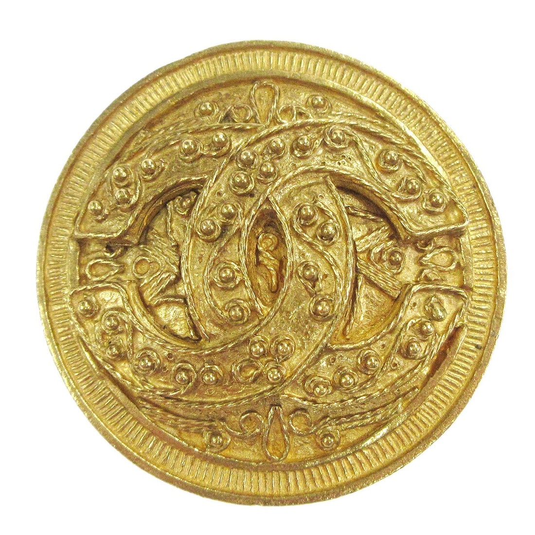 Chanel 94A Gold-Plated Medallion Brooch Pin 2in Round: Chanel 94A Gold-Plated Medallion Brooch Pin 2in Round This exquisite Chanel Medallion Brooch Pin is a stunning accessory that adds a touch of elegance to any outfit. Crafted with precision, this round