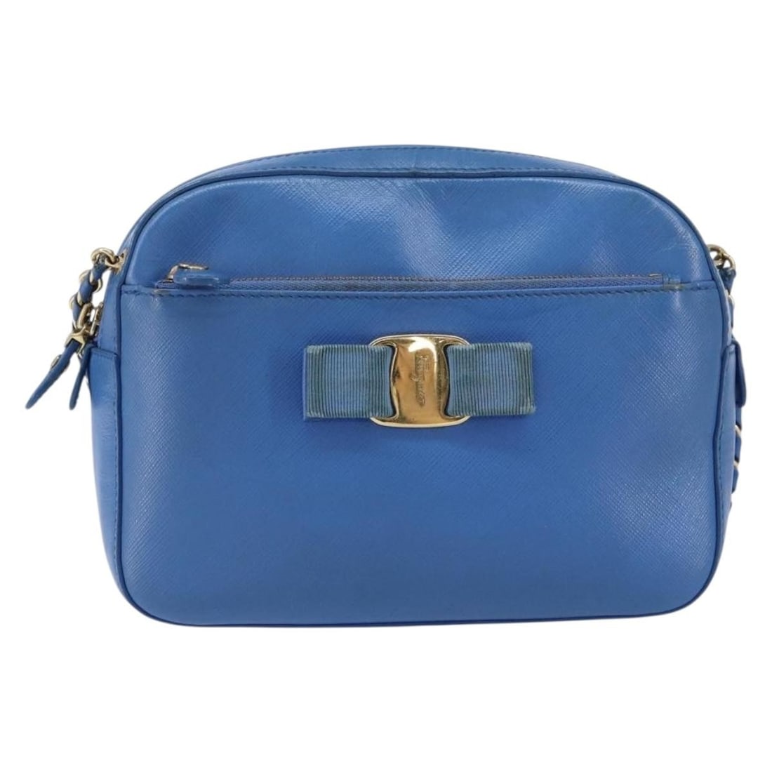 Blue Leather Vala Chain Shoulder Bag by Salvatore Ferragamo: Blue Leather Vala Chain Shoulder Bag by Salvatore Ferragamo The Salvatore Ferragamo Vala chain shoulder bag is crafted from blue leather and designed for women. This pre-owned bag features a chain sho