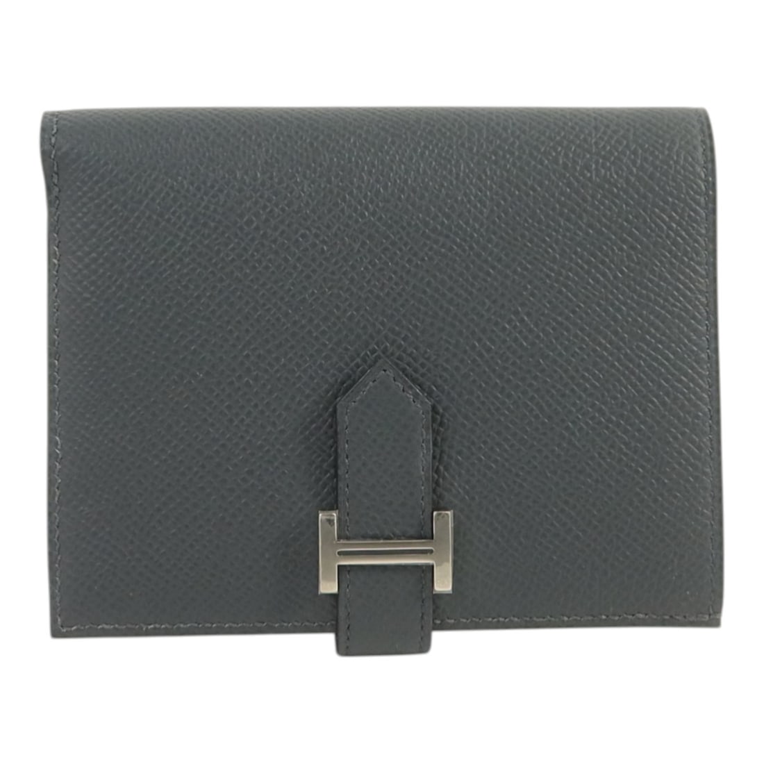 Bearn Bi-Fold Wallet in Gray Epsom Calfskin with Palladium Hardware: Bearn Bi-Fold Wallet in Gray Epsom Calfskin with Palladium Hardware This Hermes Bearn bi-fold wallet is crafted from Epsom calfskin leather in a gray color. Designed for women, it features a pristine,