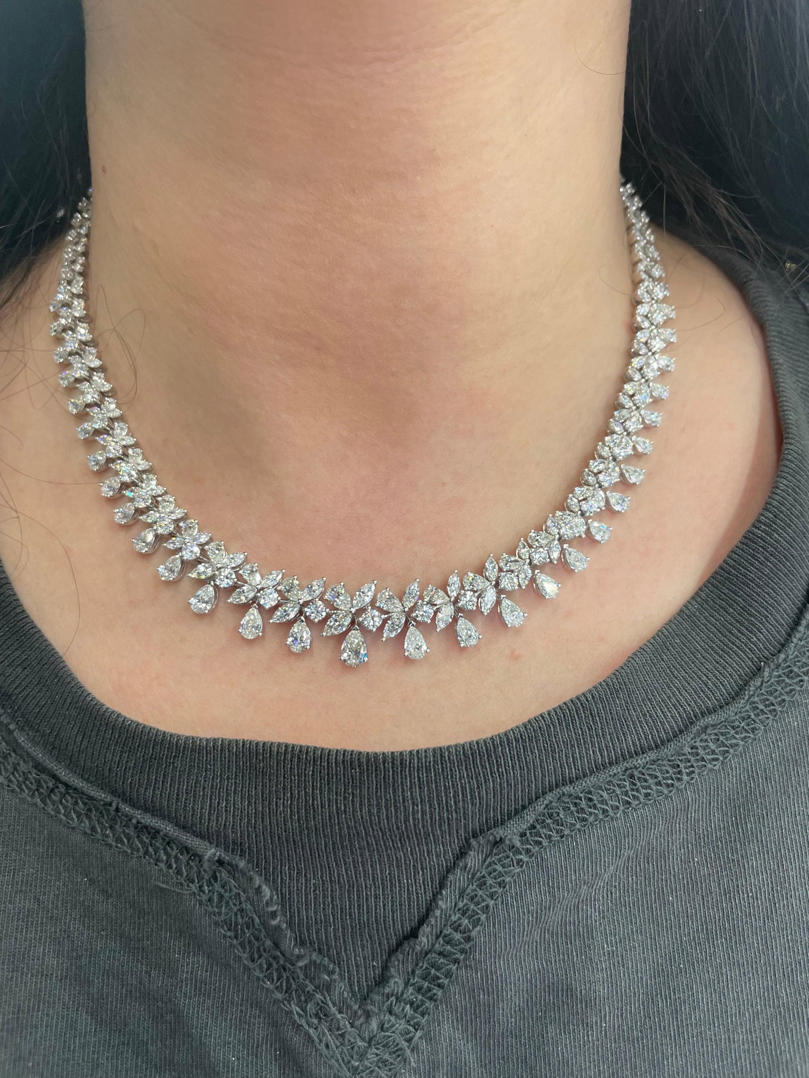 Harbor Diamonds Floral Cluster Drop Necklace 26.19 Carats 18K White Gold F-G VS2: Harbor Diamonds Floral Cluster Drop Necklace 26.19 Carats 18K White Gold F-G VS2 This exquisite drop necklace showcases a stunning floral cluster design crafted from 18 karat white gold. Adorned with