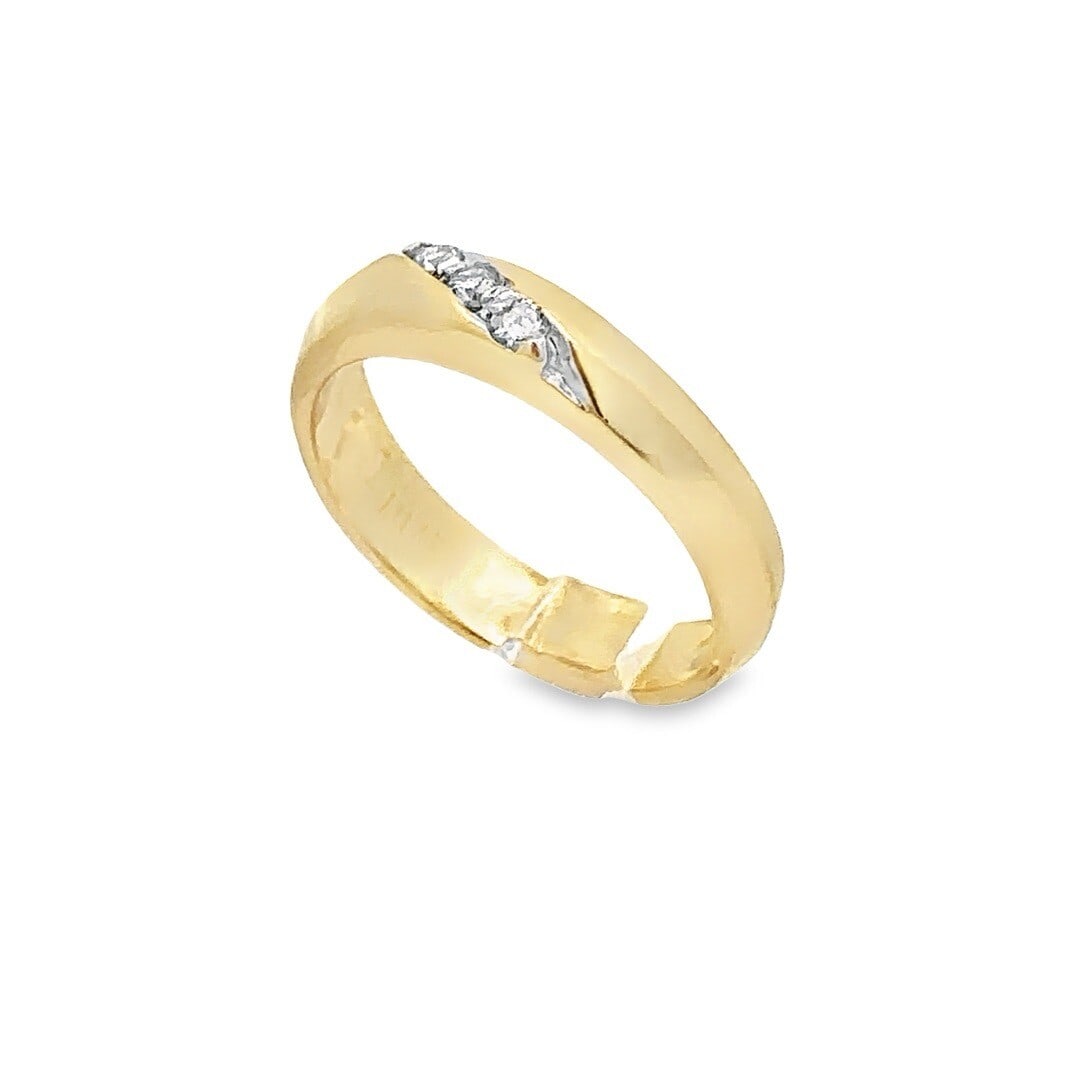 14K Yellow Gold Pave Diamond Band Ring 0.12ctw Size 6 Unisex: 14K Yellow Gold Pave Diamond Band Ring 0.12ctw Size 6 Unisex This unisex classic band ring features a stunning dual finish crafted from solid 14K yellow gold. Set with three natural, round brilliant d