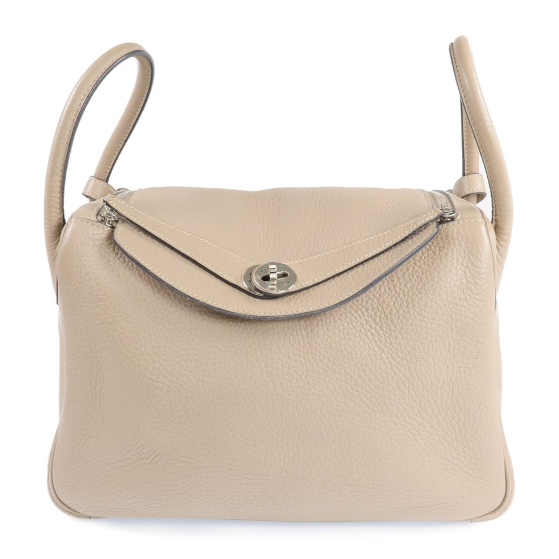 Hermes Lindy 30 Gray Taurillon Clemence Leather Shoulder Bag Palladium Hardware: Hermes Lindy 30 Gray Taurillon Clemence Leather Shoulder Bag Palladium Hardware This Hermes Lindy 30 shoulder bag is crafted from Taurillon Clemence calfskin leather in a sophisticated gray color. Des