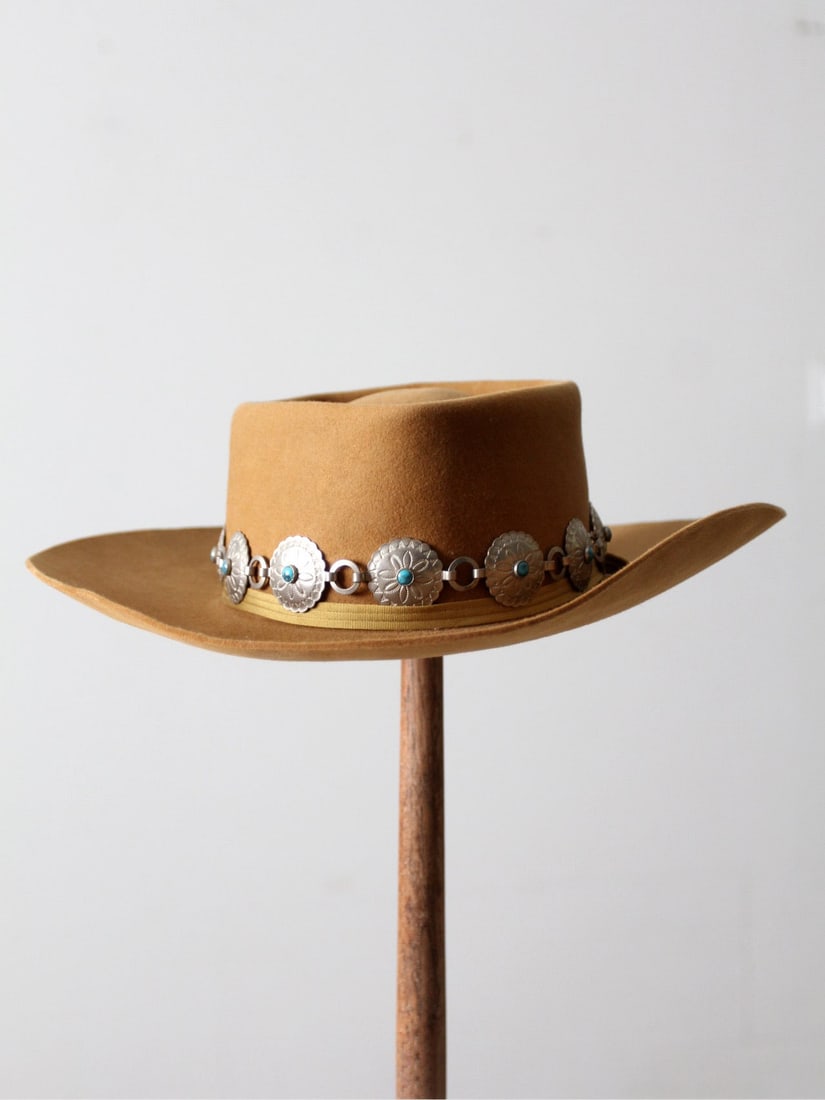 Vintage Westchester Honey-Brown Western Cowboy Hat with Concho Band: Vintage Westchester Honey-Brown Western Cowboy Hat with Concho Band Discover a timeless piece of western fashion with this vintage Westchester cowboy hat. Crafted from classic honey-brown felt wool, t