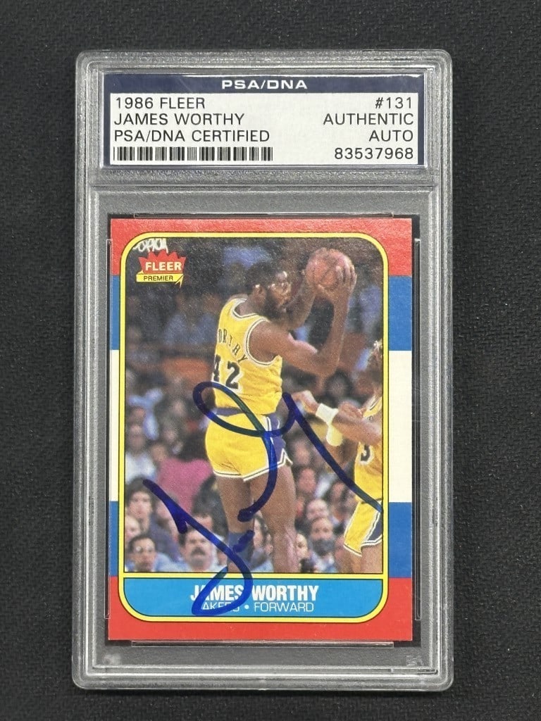 James Worthy 1986 Fleer Signed PSA Authentic Rookie Card Lakers: James Worthy 1986 Fleer Signed PSA Authentic Rookie Card Lakers This is a 1986 Fleer basketball card featuring Hall of Famer James Worthy, hand-signed and authenticated by PSA. The card, numbered 131,