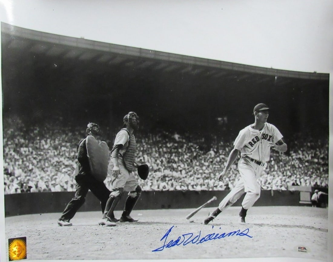Ted Williams Autographed 16x20 Black and White Photo PSA/DNA Green Diamond Holo: Ted Williams Autographed 16x20 Black and White Photo PSA/DNA Green Diamond Holo This is an original 16x20 black and white photo signed by Hall of Famer Ted Williams of the Boston Red Sox. The autograp