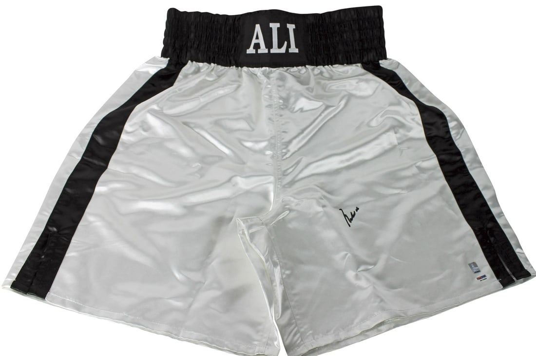 Muhammad Ali Signed Boxing Trunks with PSA/DNA ITP Hologram (1 of 8)