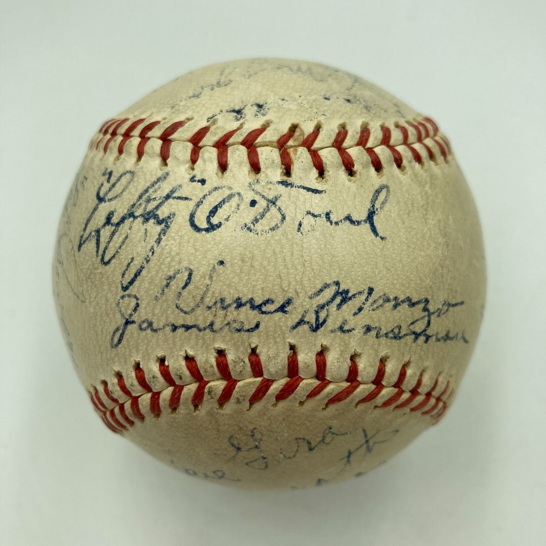 Joe DiMaggio 1935 San Francisco Seals Team Signed Baseball PSA JSA COA: Joe DiMaggio 1935 San Francisco Seals Team Signed Baseball PSA JSA COA This remarkable baseball is a true piece of history, featuring the signatures of 21 players from the San Francisco Seals, includi