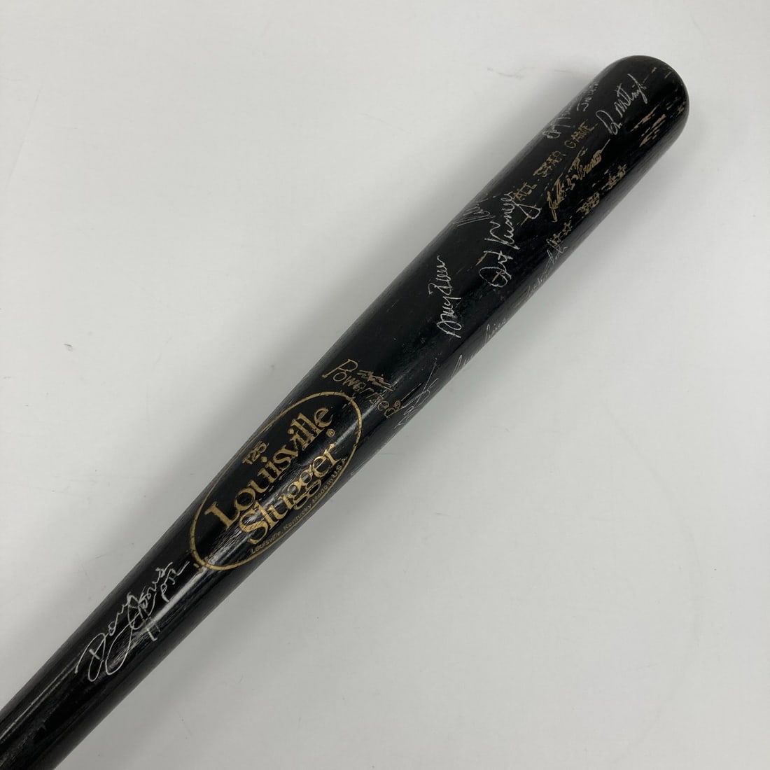 Jose Canseco 1989 All Star Team Signed Bat 17 Signatures JSA: Jose Canseco 1989 All Star Team Signed Bat 17 Signatures JSA This is a Jose Canseco 1989 All Star Game Team Signed Game Issued Bat featuring a total of 17 signatures from notable players including Wad