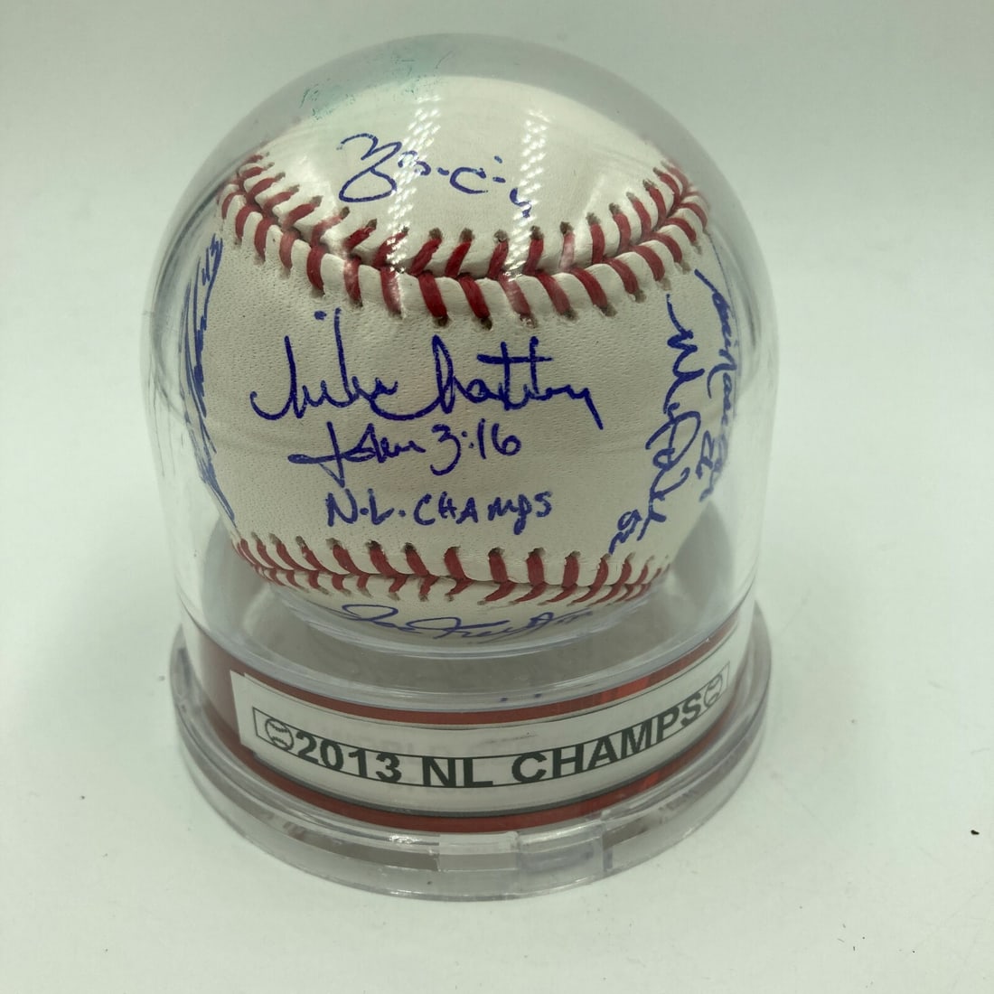 Official 2013 World Series Baseball Signed by St Louis Cardinals Team JSA Authenticated: Official 2013 World Series Baseball Signed by St Louis Cardinals Team JSA Authenticated This official World Series baseball commemorates the 2013 St. Louis Cardinals as National League Champions and f