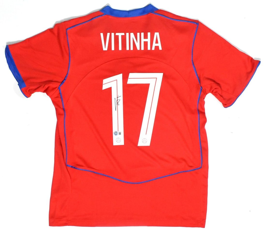 PSG Third Kit Jersey Signed by Vitinha with Beckett Authentication: PSG Third Kit Jersey Signed by Vitinha with Beckett Authentication This is an original PSG red third soccer jersey autographed by Vitinha, featuring his number 17. The jersey is pre-owned and includes
