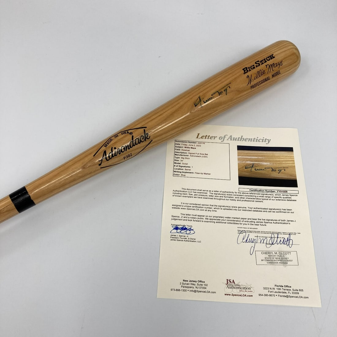 Willie Mays Signed Adirondack Baseball Bat with JSA Authentication (1 of 5)