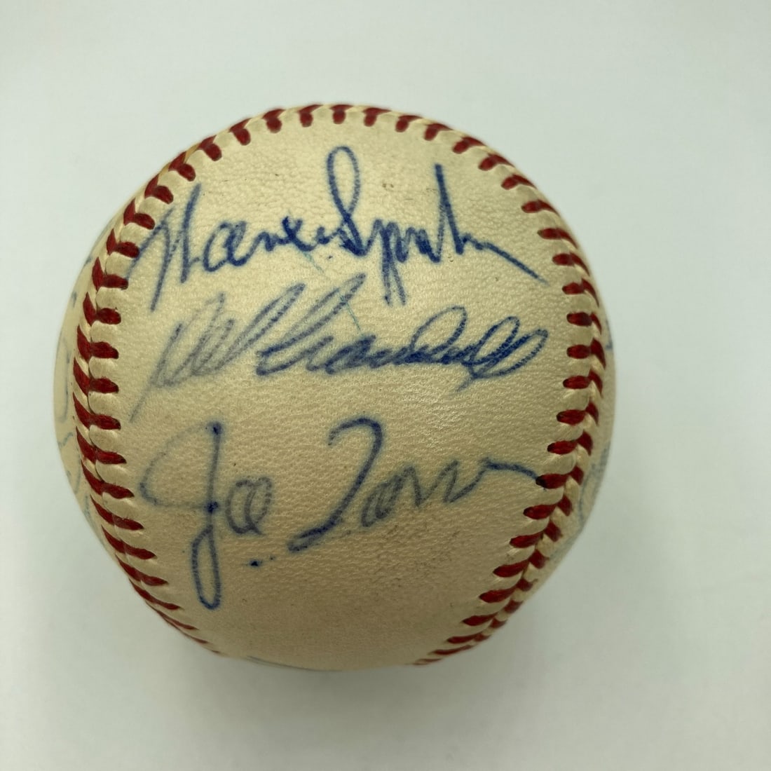 1963 Milwaukee Braves Team Signed Baseball with JSA COA: 1963 Milwaukee Braves Team Signed Baseball with JSA COA This original 1963 Milwaukee Braves Team Signed National League Baseball is a must-have for any baseball enthusiast. Authenticated by James Spen