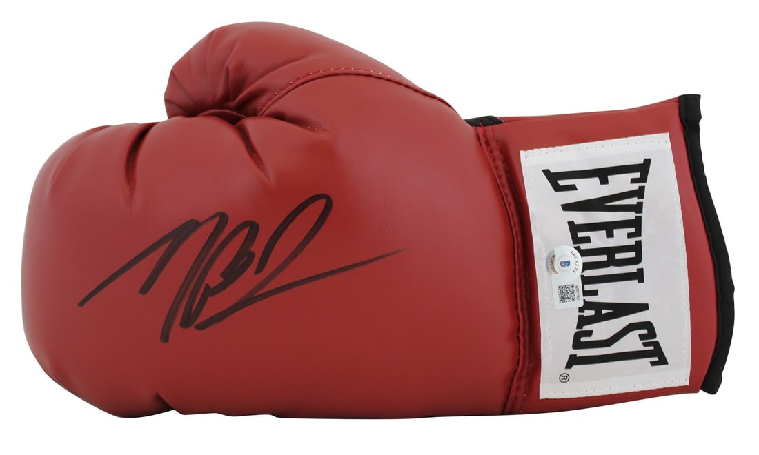 Michael B. Jordan Signed Red Everlast Boxing Glove BAS Witnessed (1 of 5)