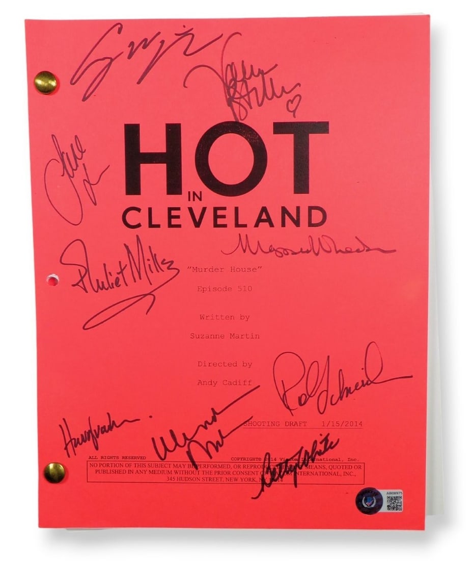 Hot in Cleveland Signed Script with Betty White Bertinelli Malick Beckett Authenticated (1 of 3)