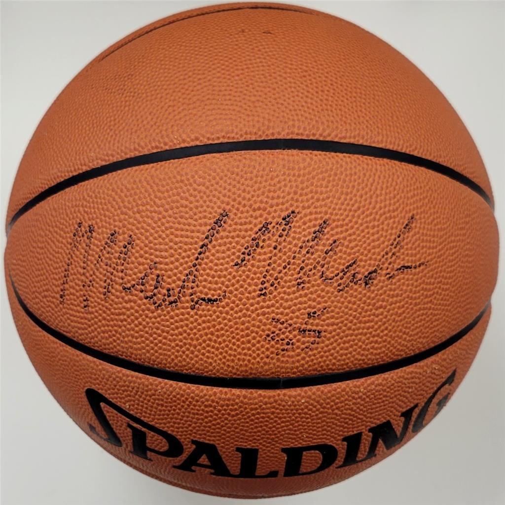 Mark Madsen Signed Lakers Spalding Game Ball with BAS Authentication (1 of 3)