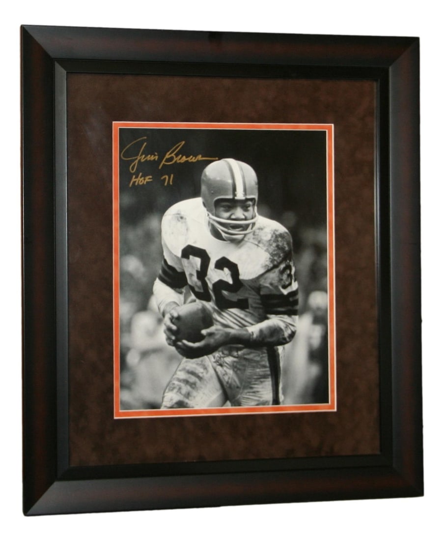 Jim Brown Signed 11x14 Framed Photo Cleveland Browns JSA Authenticated: Jim Brown Signed 11x14 Framed Photo Cleveland Browns JSA Authenticated Celebrate the legacy of football legend Jim Brown with this stunning autographed 11x14 framed photo. This item showcases Brown in