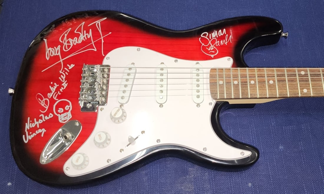 Hellraiser Multi Signed Electric Guitar Ray Dave Davies JSA Authenticated (1 of 4)