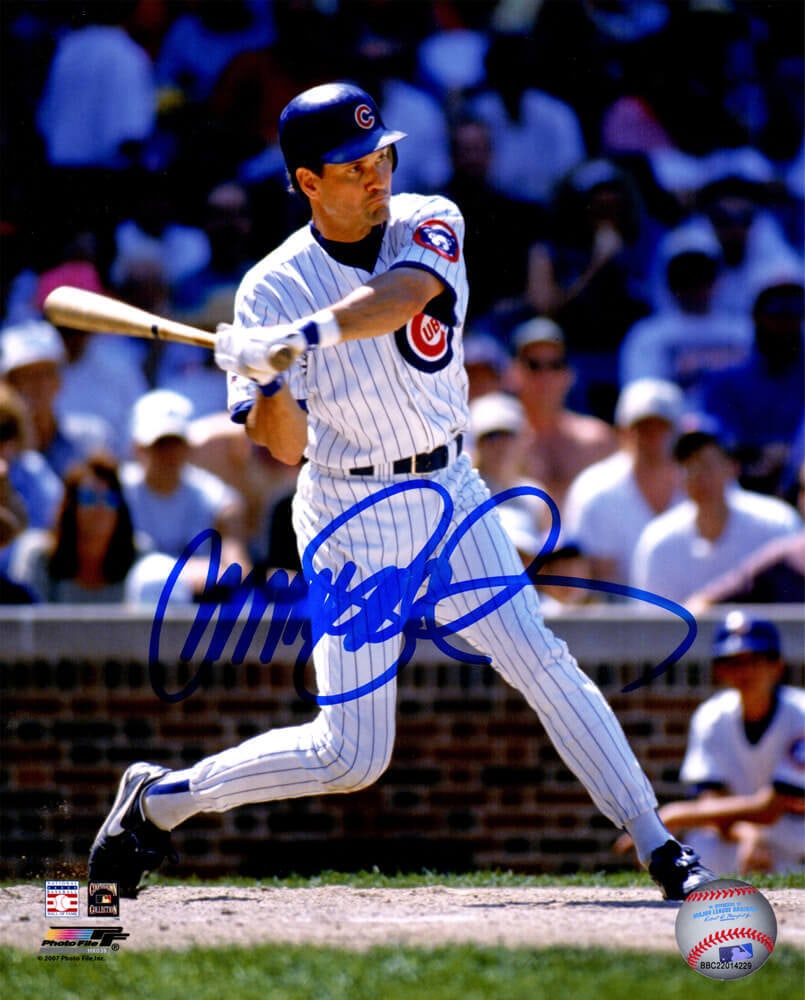 Ryne Sandberg Signed 8x10 Photo Chicago Cubs with COA: Ryne Sandberg Signed 8x10 Photo Chicago Cubs with COA This is a signed 8x10 photo of Ryne Sandberg in a swinging action pose as a member of the Chicago Cubs. The photograph is an original piece, featu