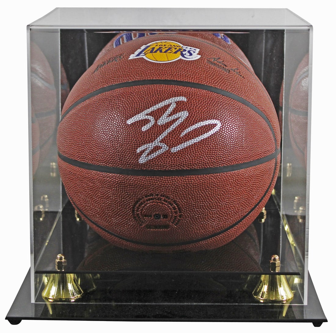Shaquille O'Neal Signed Wilson Lakers Basketball with Display Case BAS (1 of 5)