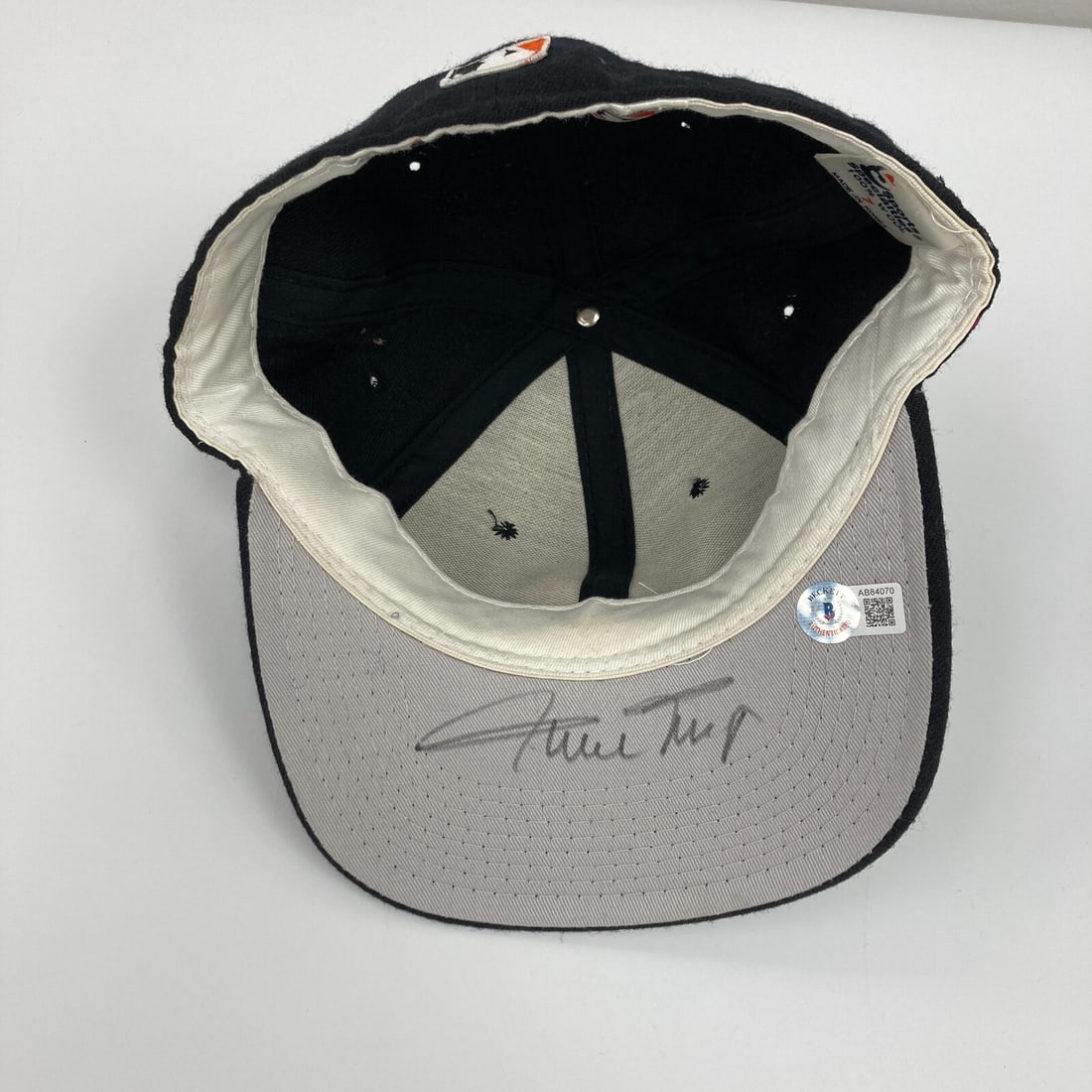 Willie Mays Signed San Francisco Giants Hat with Beckett COA (1 of 9)