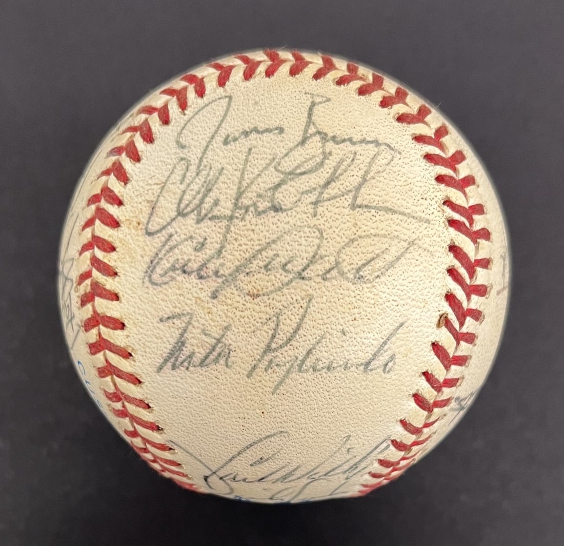 1991 Minnesota Twins Team Signed Baseball with Beckett COA (1 of 7)