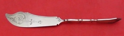 Whiting Rosette Sterling Silver Master Butter Knife 7.5" Twisted Ivy: Whiting Rosette Sterling Silver Master Butter Knife 7.5" Twisted Ivy This exquisite master butter knife features a twisted ivy design, crafted from high-quality sterling silver. Part of the Rosette pa
