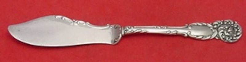 Sterling Silver Master Butter Knife La Reine Pattern Flat Handle 7 Inch: Sterling Silver Master Butter Knife La Reine Pattern Flat Handle 7 Inch This is a Reed & Barton master butter knife in the La Reine pattern, crafted from sterling silver (.925). The knife features a f