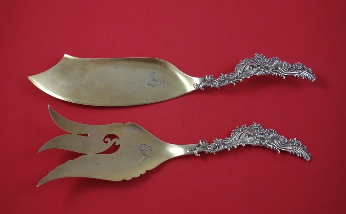 Shiebler Sterling Silver Fish Serving Set 2pc Gold Washed Lion Crest 12.5in: Shiebler Sterling Silver Fish Serving Set 2pc Gold Washed Lion Crest 12.5in This exquisite 2-piece fish serving set by Shiebler is crafted from high-quality sterling silver and features a luxurious