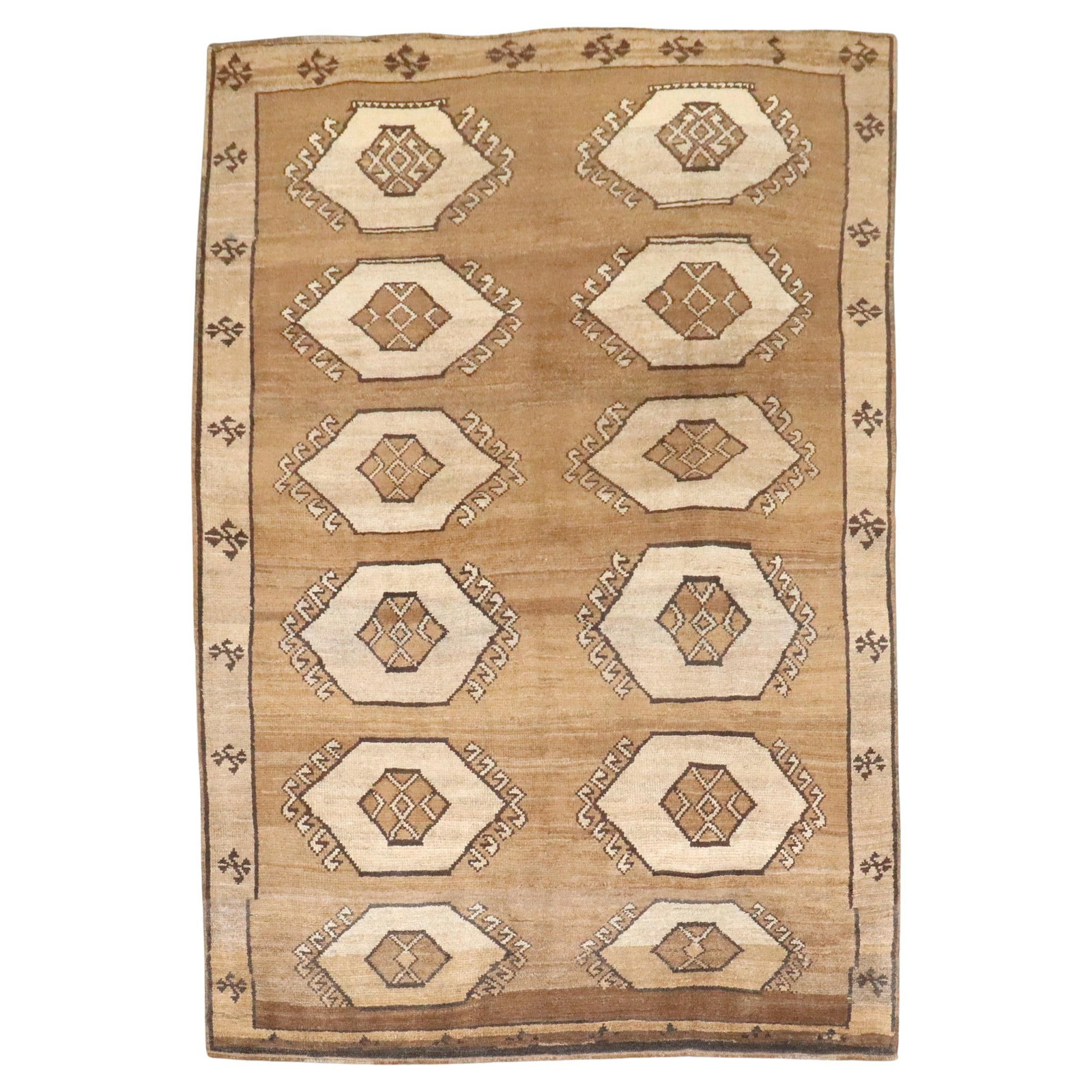 Zabihi Collection Mid 20th Century Brown Geometric Kars Rug: Zabihi Collection Mid 20th Century Brown Geometric Kars Rug This exquisite mid-20th century Turkish Kars rug features a captivating brown geometric design, showcasing the skilled artistry of hand-knot