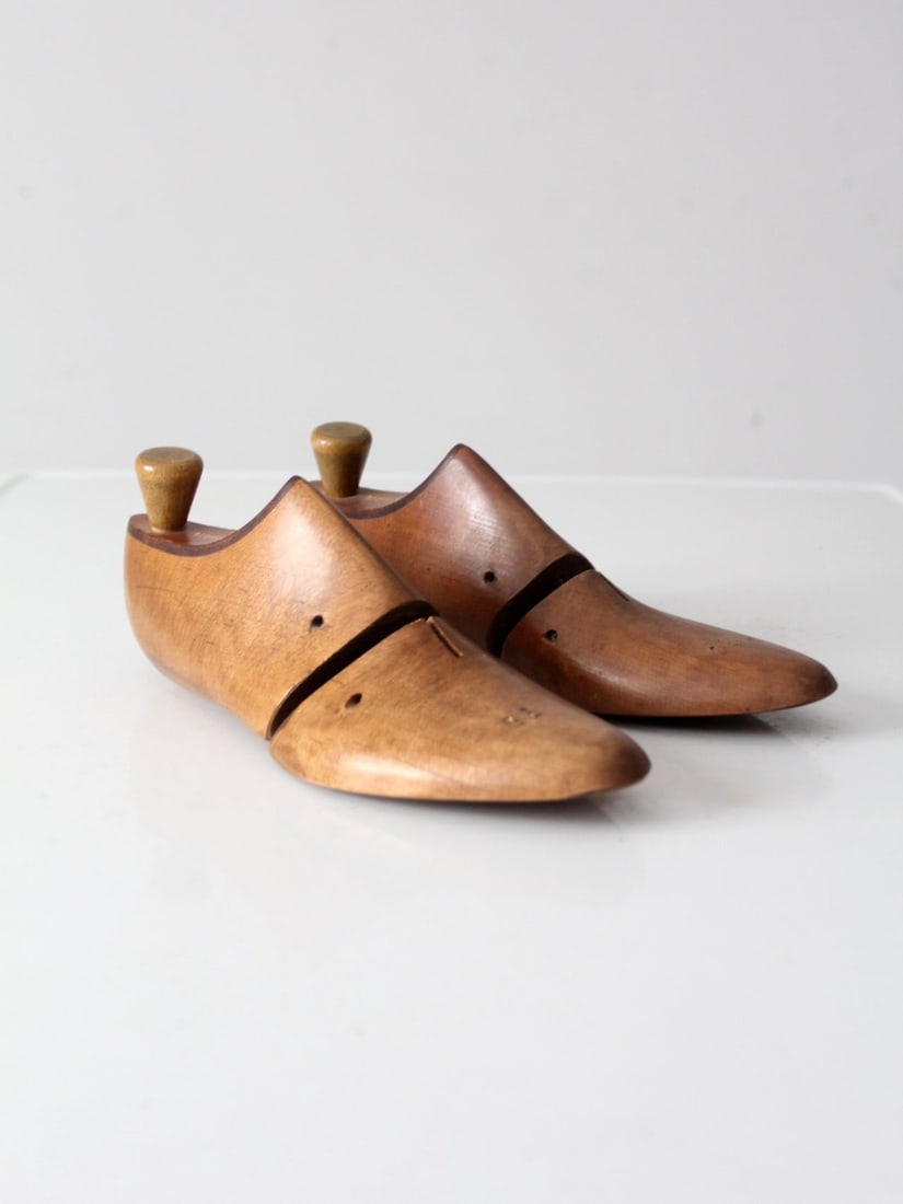 Mid-Century Jarman Wooden Shoe Lasts Pair with Brass Heel Knobs (1 of 11)