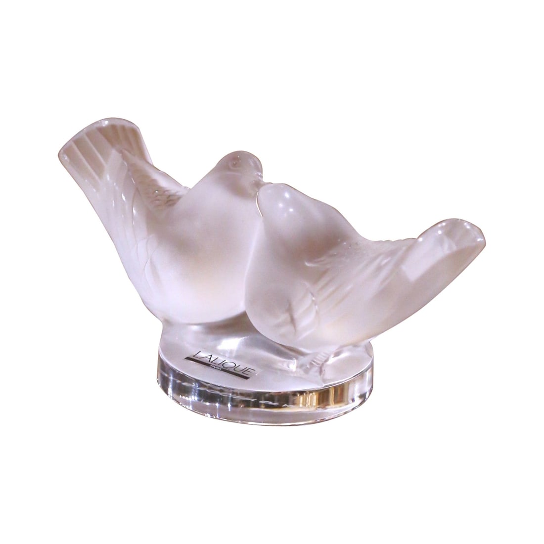 Double Dove Crystal Sculpture by Lalique for Lalique Society of America 1993: Double Dove Crystal Sculpture by Lalique for Lalique Society of America 1993 This Lalique crystal double dove sculpture, created in 1993 for the Lalique Society of America, features two doves tenderly